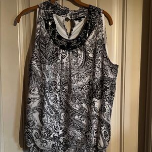 Adorable Black and White Paisley Women's Top